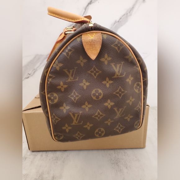 Authentic Louis Vuitton Speedy 30 - Picture 10 of 17